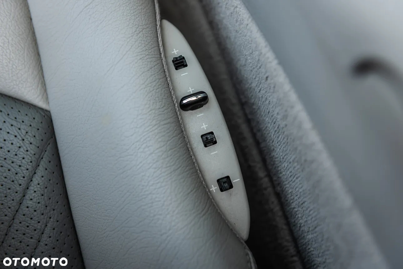 Mercedes-Benz CLK Cabrio 500 7G-TRONIC Avantgarde - 23