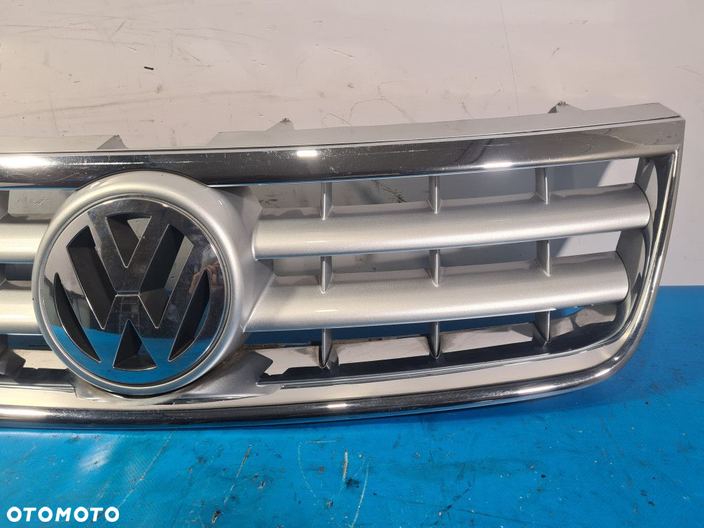 ATRAPA / GRILL VOLKSWAGEN TOUAREG 7L - 9
