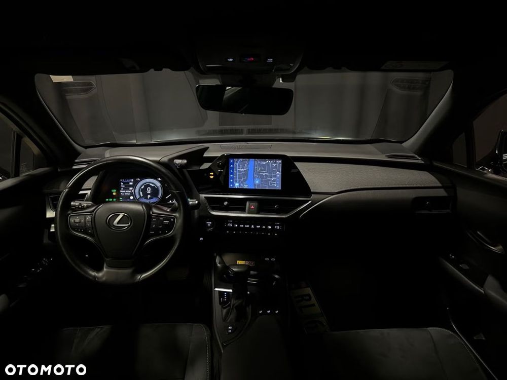 Lexus UX 250h Executive Line - 11