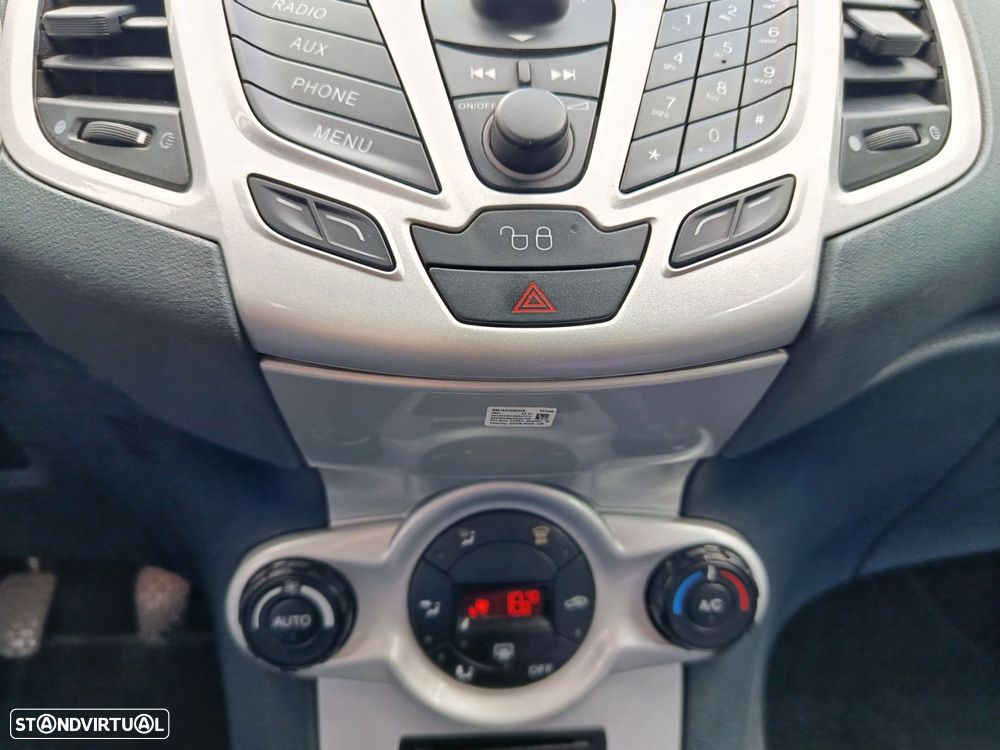 Ford Fiesta 1.4 TDCI Titanium - 22