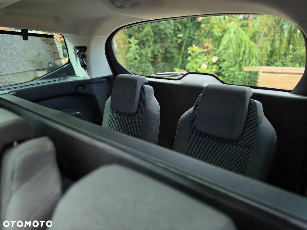 Peugeot 5008 - 21