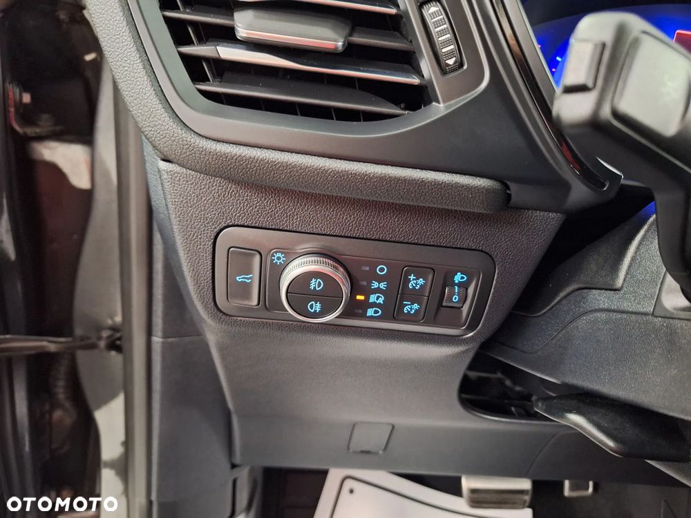 Ford Kuga - 32