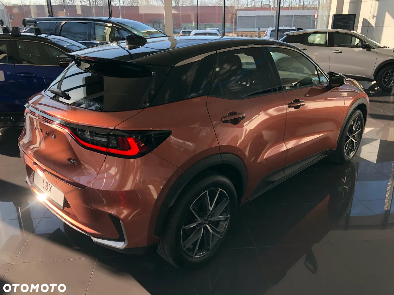 Lexus LBX 1.5 Hybrid Emotion - 4