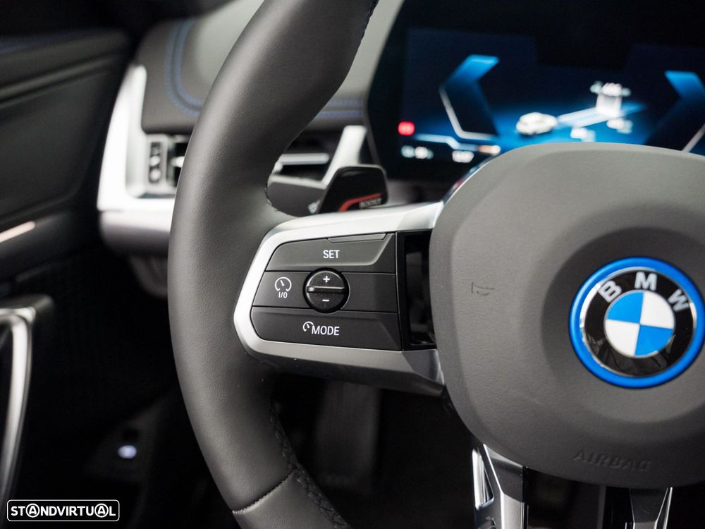 BMW iX1 eDrive20 Pack Desportivo M Pro - 21