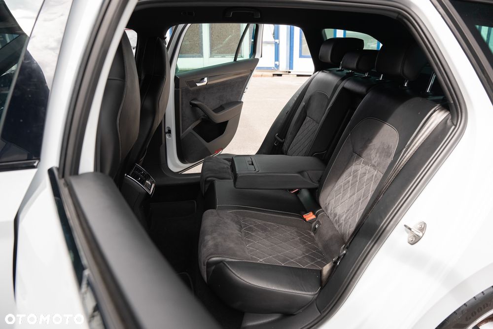 Skoda Superb 2.0 TDI DSG SportLine - 30
