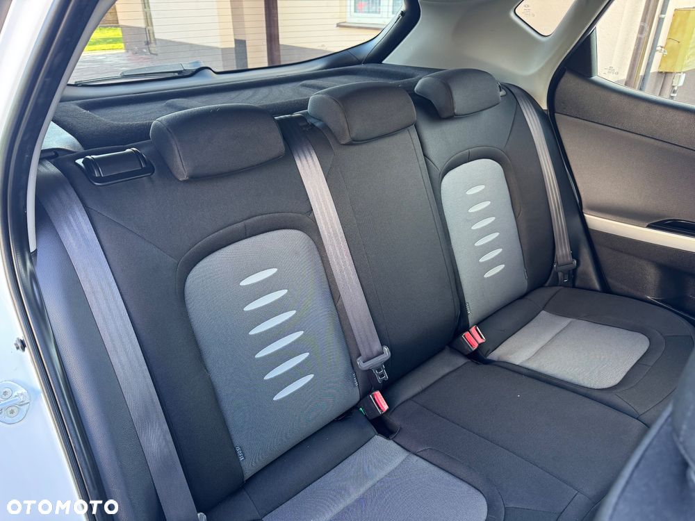 Kia Ceed 1.6 CRDi 128 Vision - 17