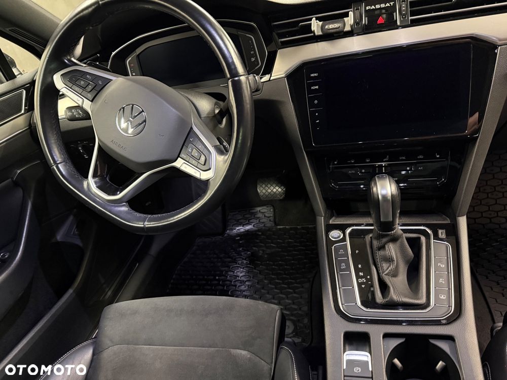 Volkswagen Passat 2.0 TSI Elegance DSG - 20