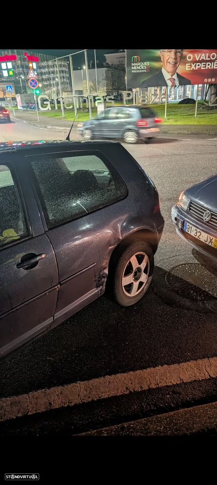 Volkswagen Golf 1.9 TDi Confortline AC — fotografia 15