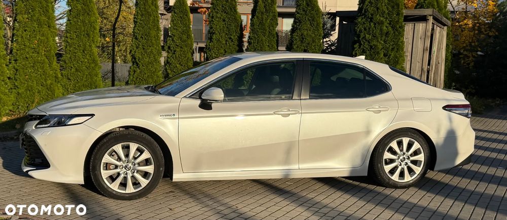 Toyota Camry 2.5 Hybrid Comfort CVT - 2