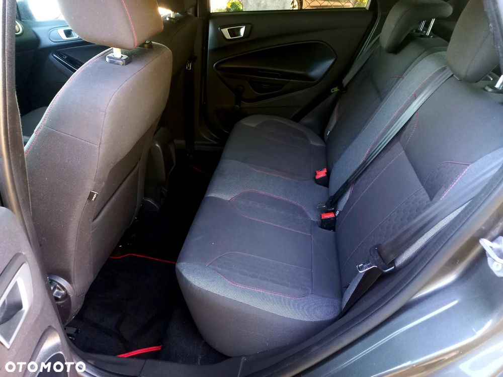 Ford Fiesta - 15