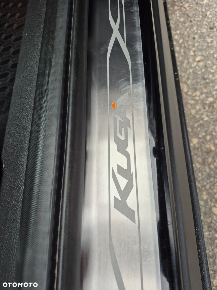 Ford Kuga 2.0 TDCi 2x4 Titanium - 20