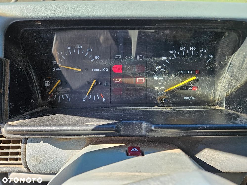 Land Rover Discovery - 12