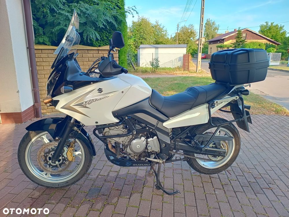 Suzuki V-STROM - 1