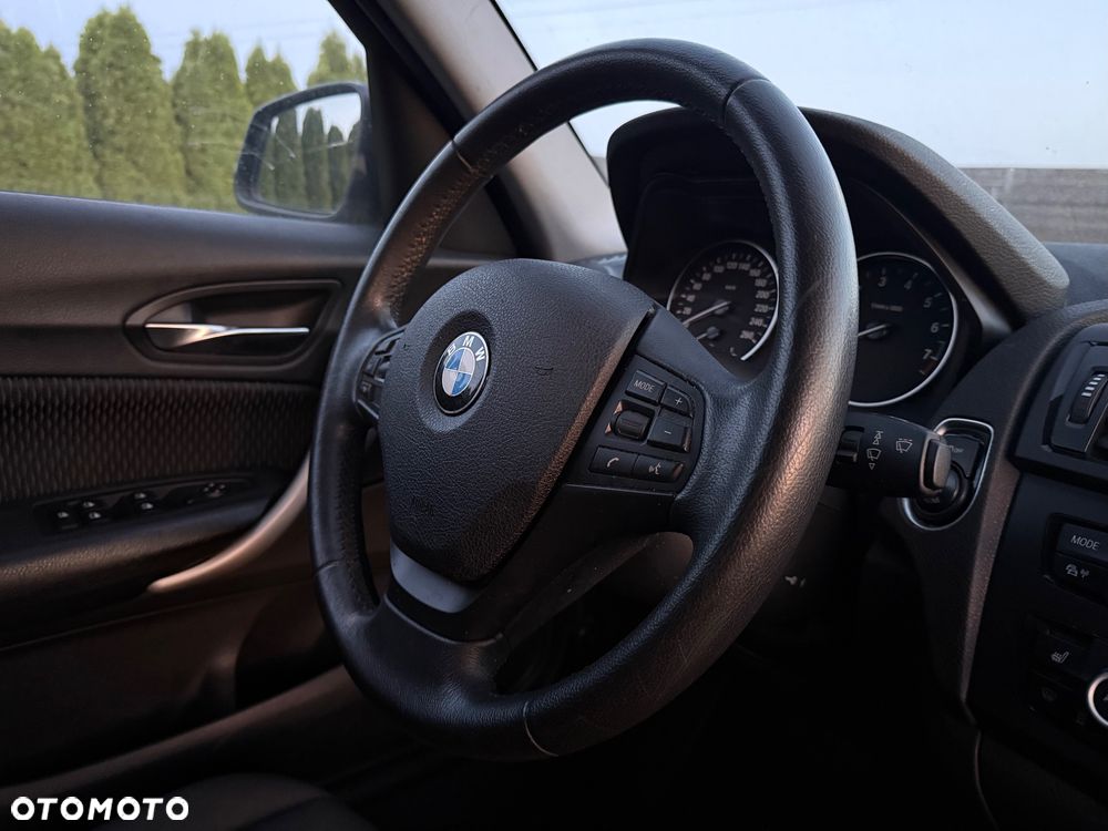 BMW Seria 1 116i - 14