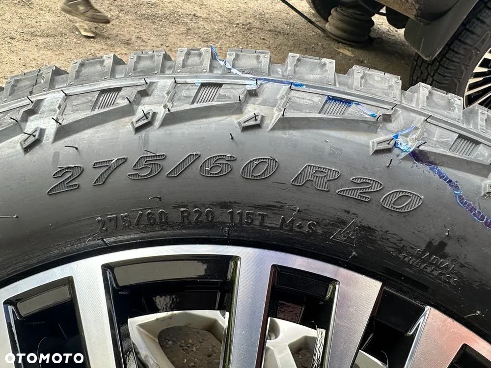 Felgi 20 Nissan Titan Nowe 20 x 8J et 35 - 8