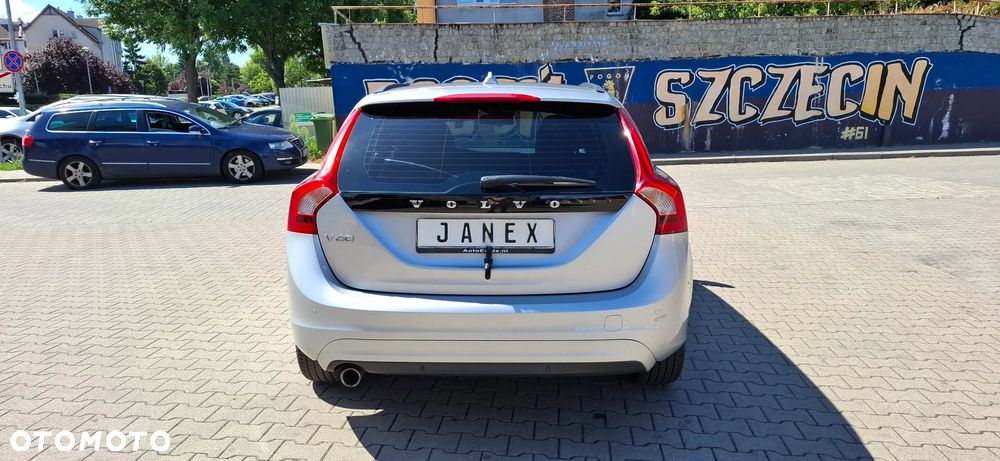 Volvo V60 D2 Summum - 7
