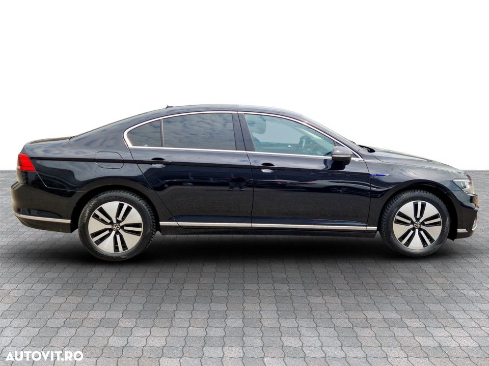 Volkswagen Passat - 7