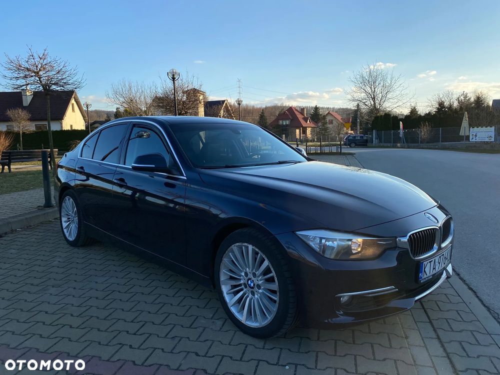 BMW Seria 3 328i Luxury Line - 2