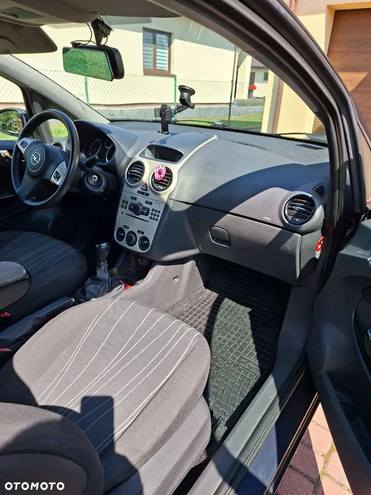 Opel Corsa 1.2 16V Cosmo - 7
