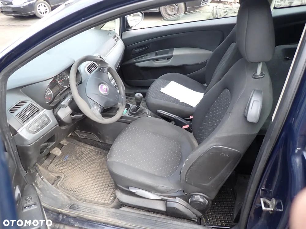 CZĘSCI - Fiat Grande Punto 1,3JTD 75KM 199A2000 HB 3D 5B LAKIER 475/A 2006r. INDEX - 9423 - 8