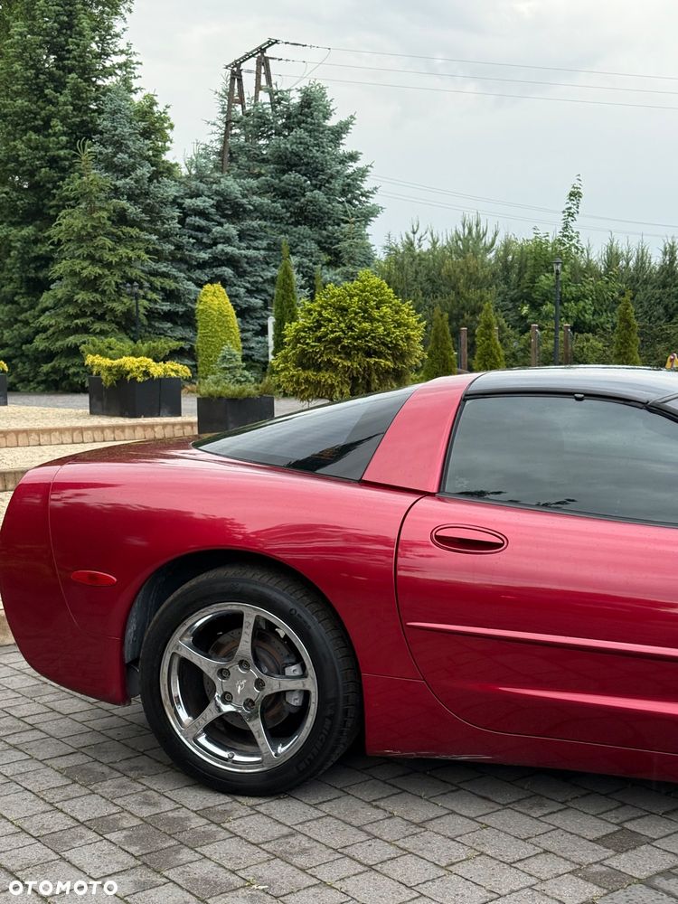 Chevrolet Corvette - 11