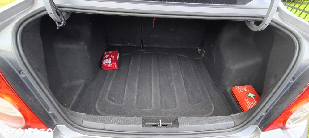Chevrolet Aveo 1.4 16V LT - 14