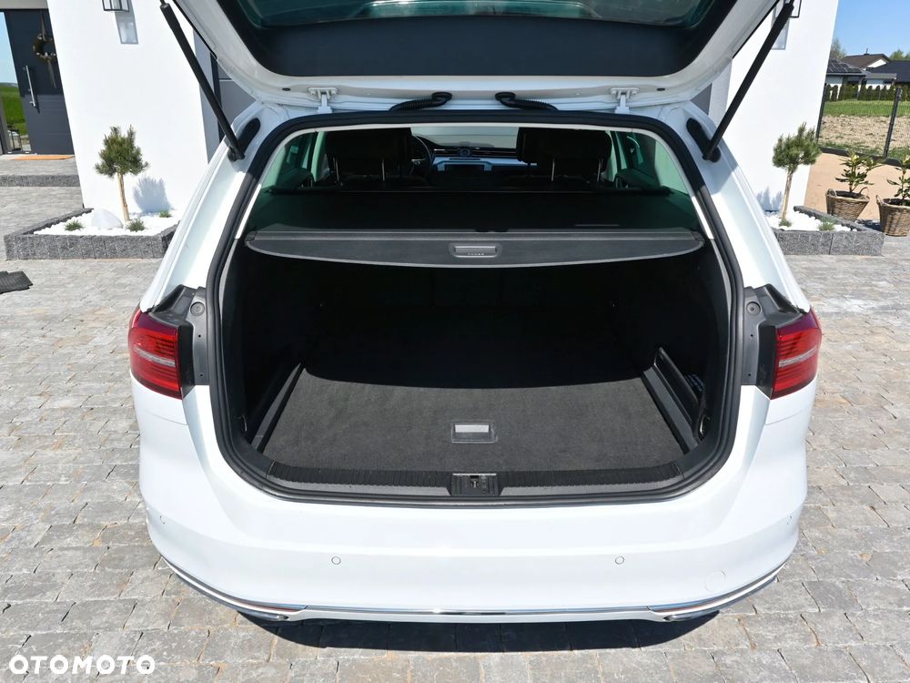Volkswagen Passat - 19