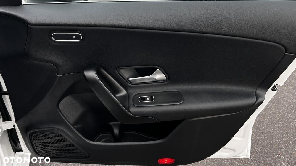 Mercedes-Benz CLA 200 7G-DCT - 21