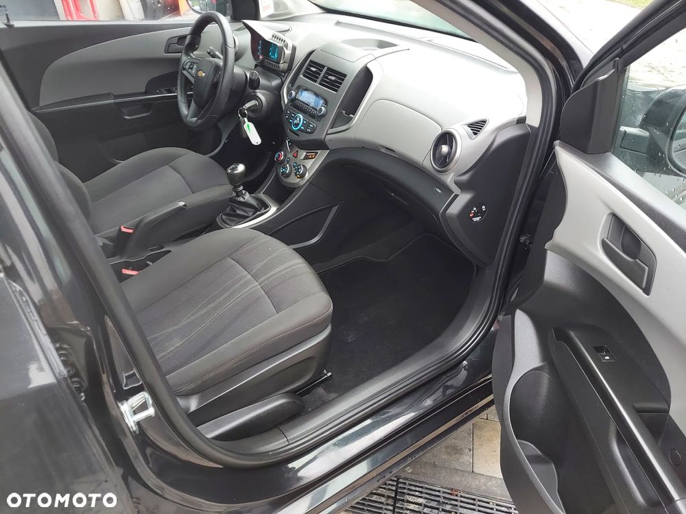 Chevrolet Aveo 1.4 LT - 6