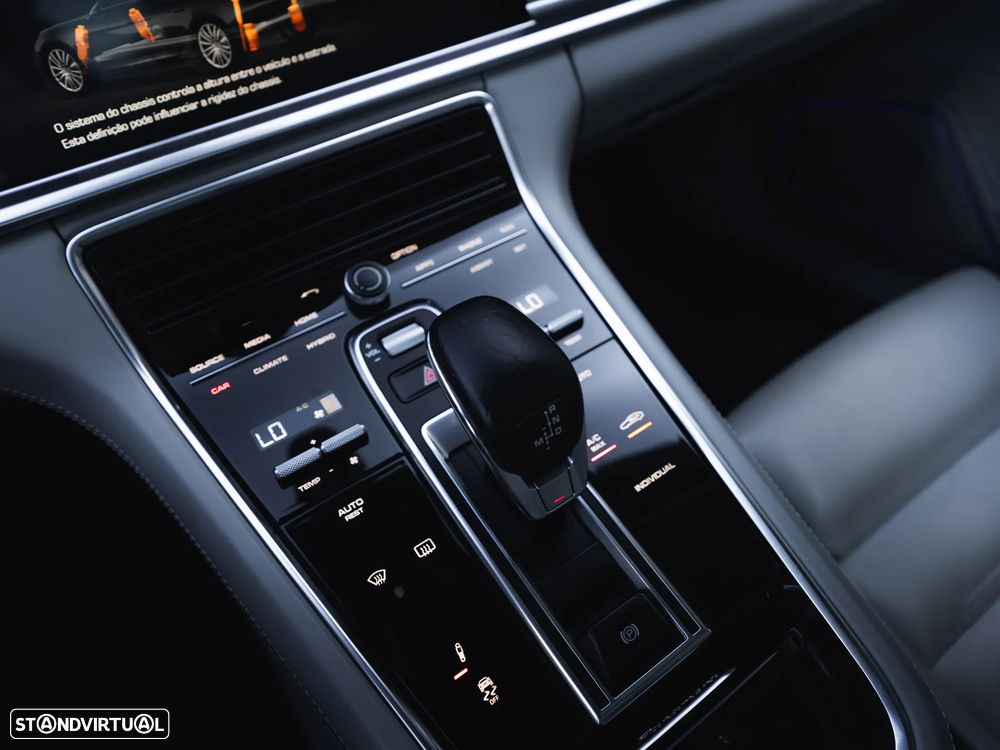 Porsche Panamera 4 E-Hybrid - 23