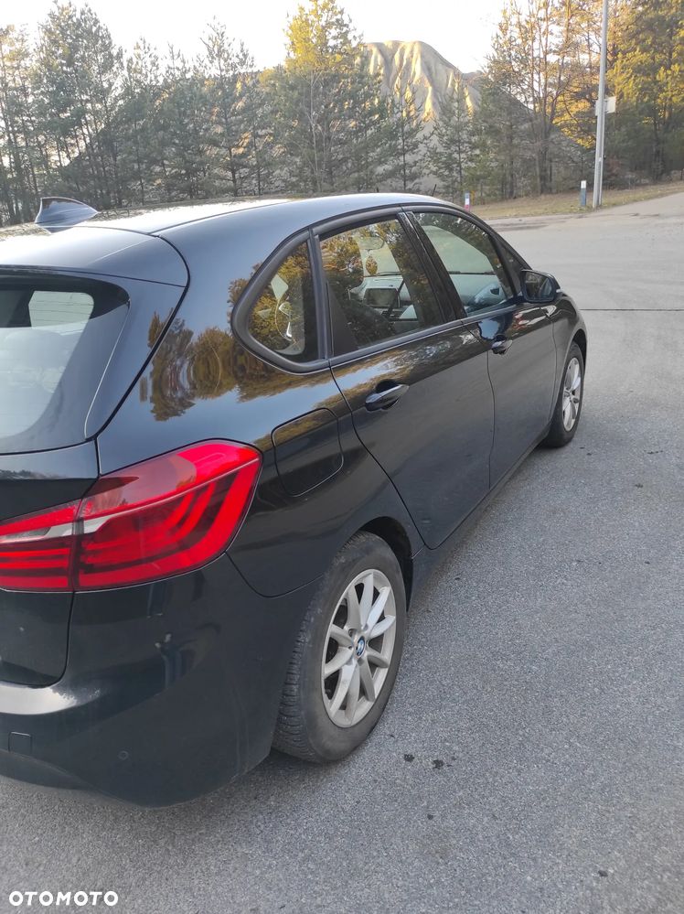 BMW Seria 2 218d - 3