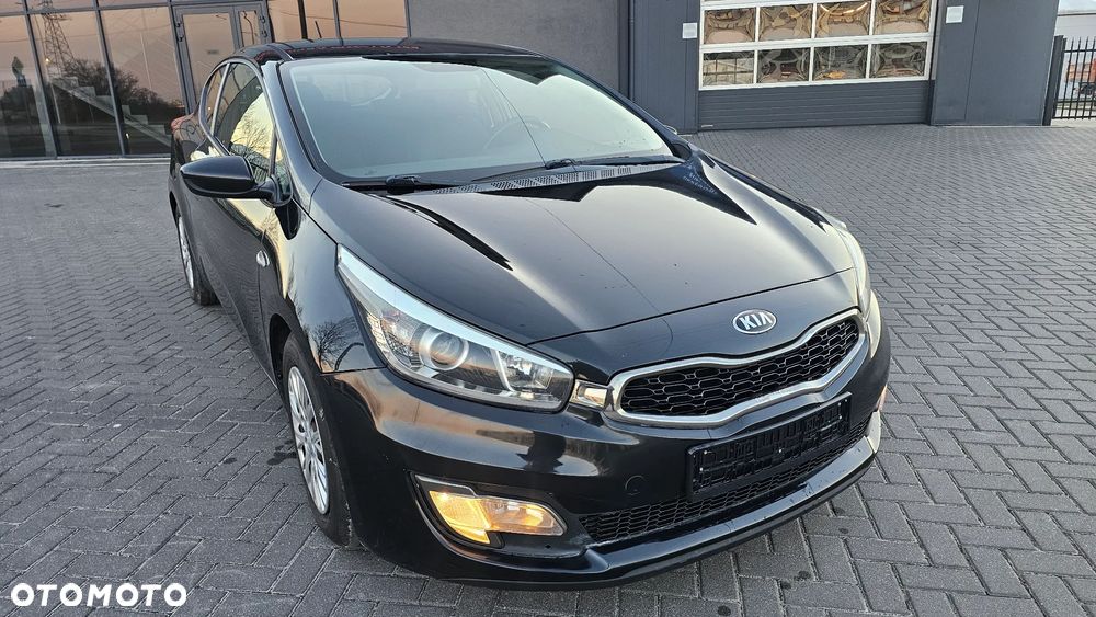 Kia Ceed 1.4 CVVT Dream Team Edition - 34