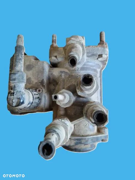 Zawor Modulator EBS 1790879 KNORR K000089 glowny hamulca naczepowy SCANIA R - 3