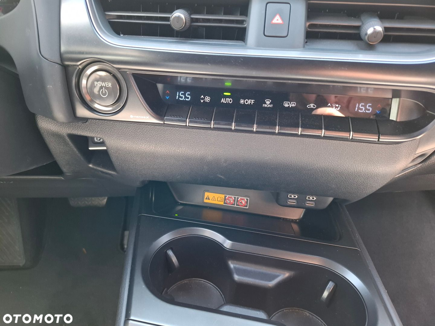 Lexus UX - 33