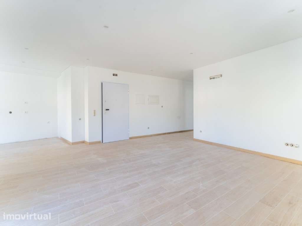 Apartamento T2 junto ao mercado- 200 mts da praia - Grande imagem: 4/84