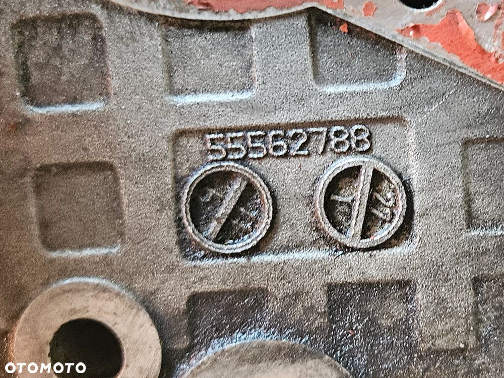 Opel Astra J 4 Corsa D Meriva B 1.4 16v T 1.4T pokrywa obudowa rozrządu dekiel pompa oleju 55562788 A14XER - 4