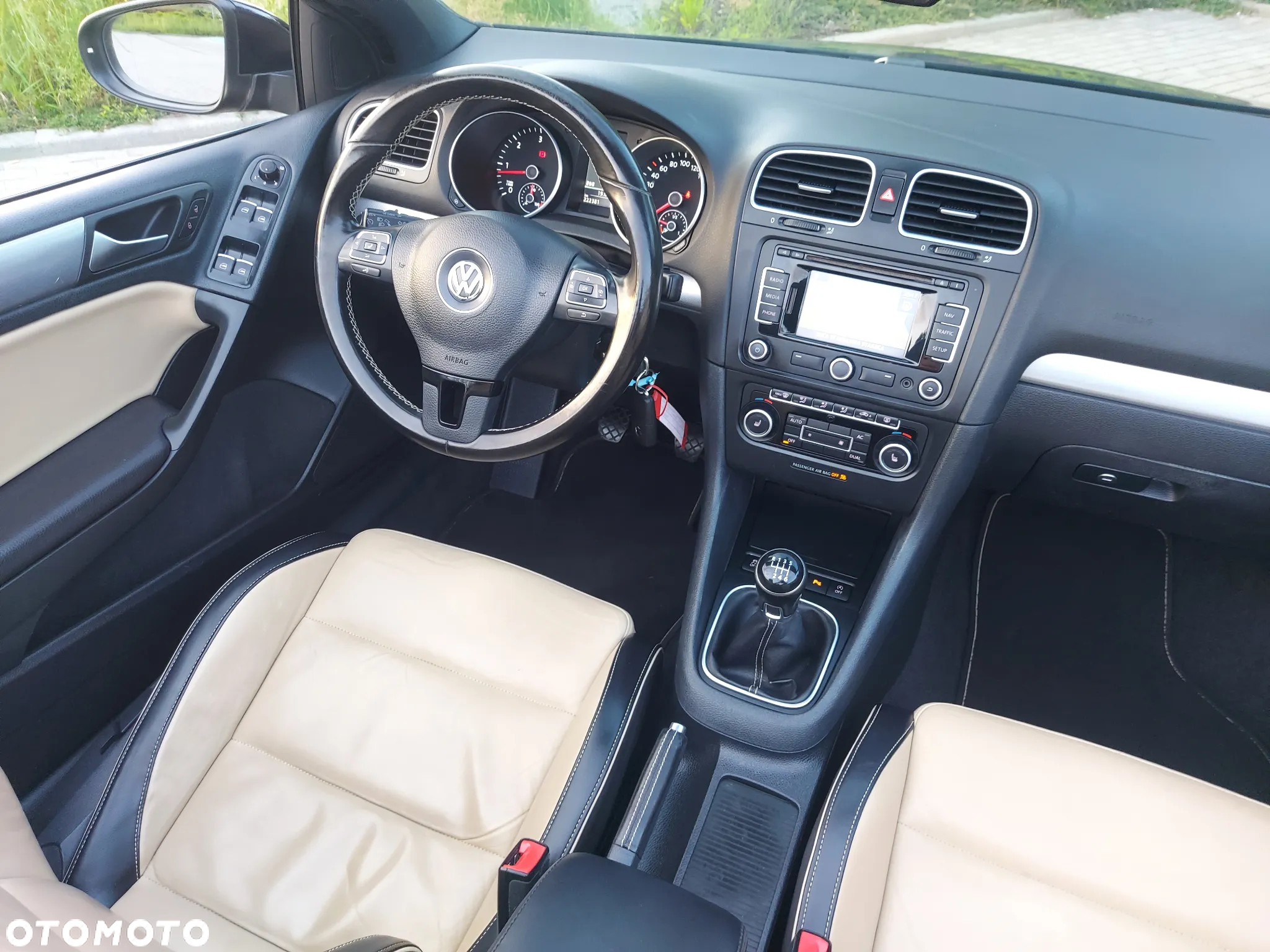 Volkswagen Golf Cabrio 2.0 TDI BlueMotion Technology Exclusive - 39