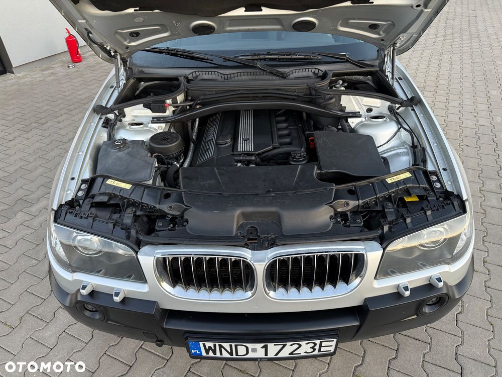 BMW X3 2.5i - 9