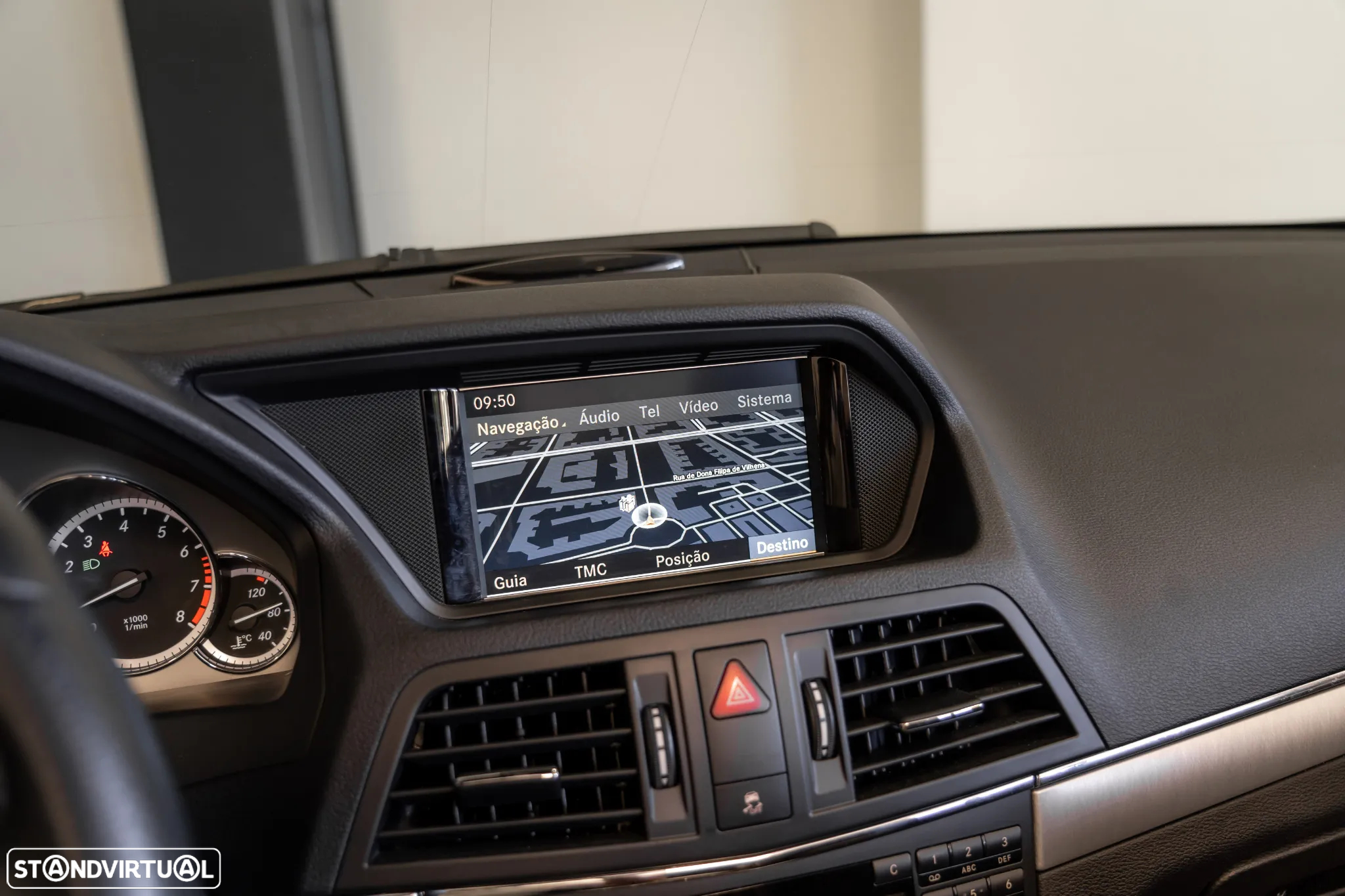 Mercedes-Benz E 250 CGi Avantgarde BlueEfficiency Auto - 28