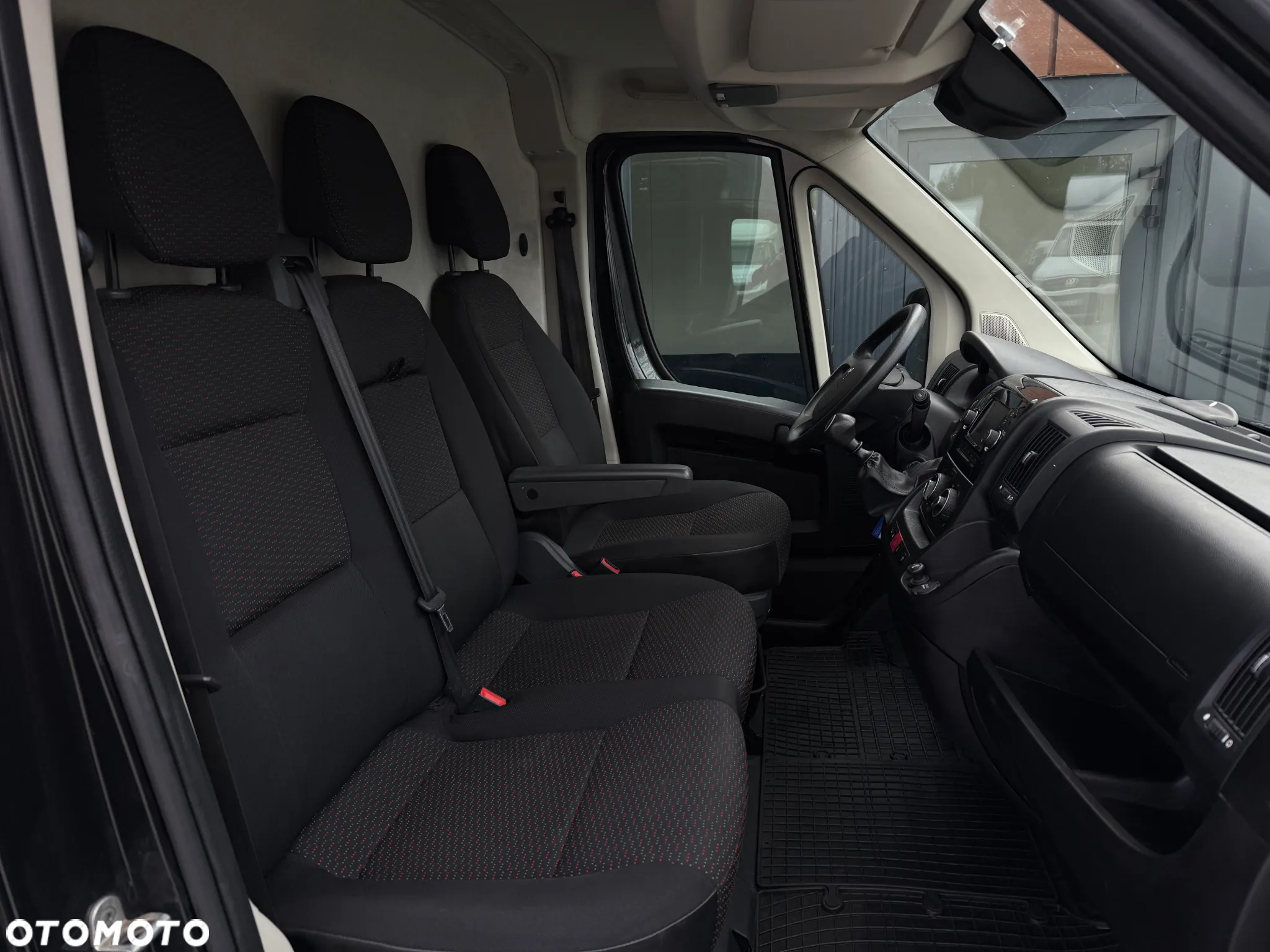 Peugeot Boxer 2.2 165KM / L3 H3 / 145.000KM / Czarny / ZAREJESTROWANY - 19