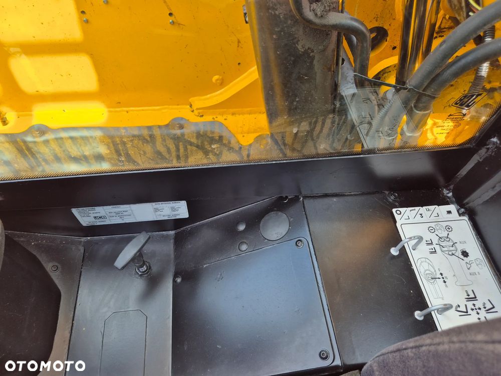 JCB 526-56 AGRIPLUS - 21