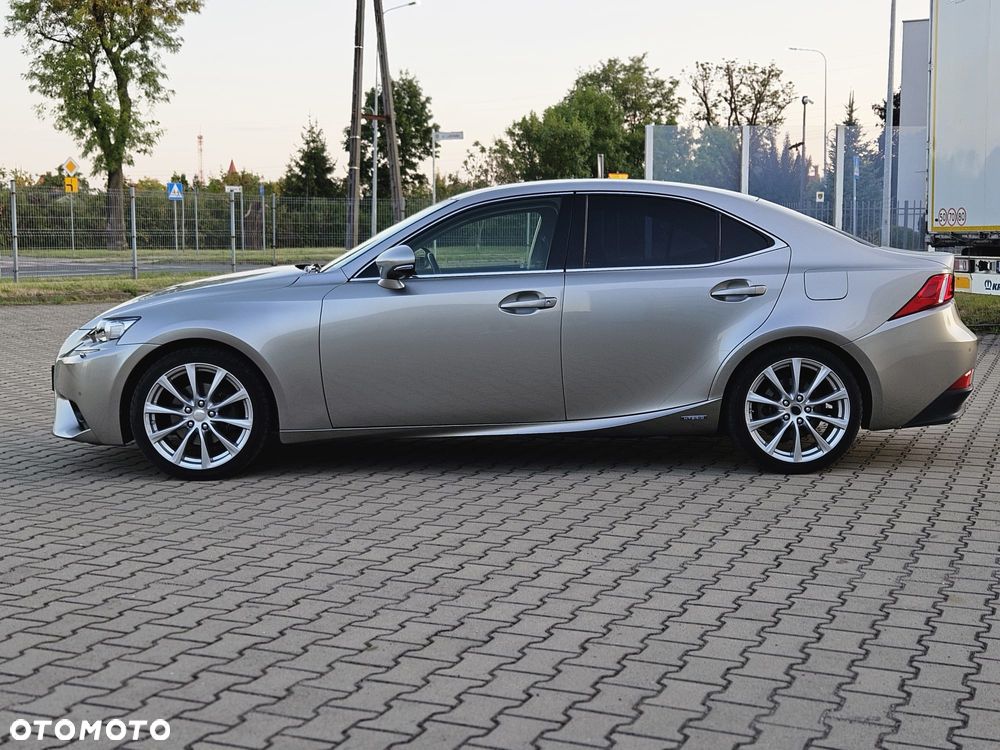 Lexus IS 300h Comfort - 12