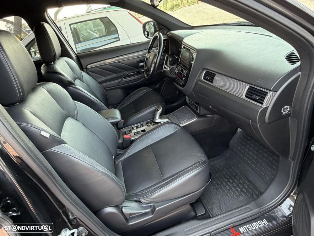 Mitsubishi Outlander 2.0 Instyle Navi - 27