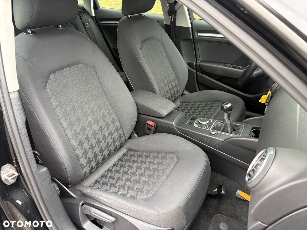 Audi A3 Sportback 1.6 TDI (clean diesel) S line Sportpaket - 30