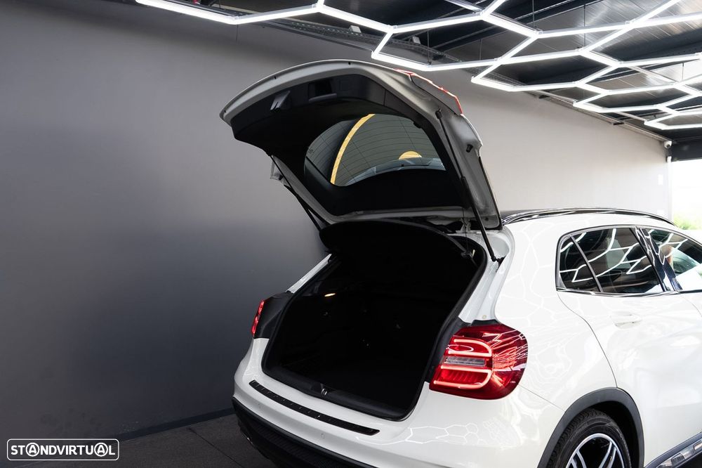 Mercedes-Benz GLA 220 d AMG Line - 16