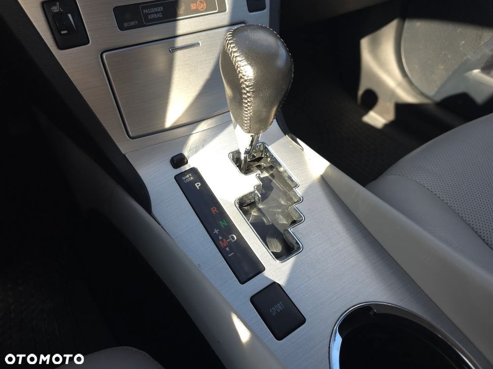 Toyota Avensis 2.0 Prestige NAVI MS - 31