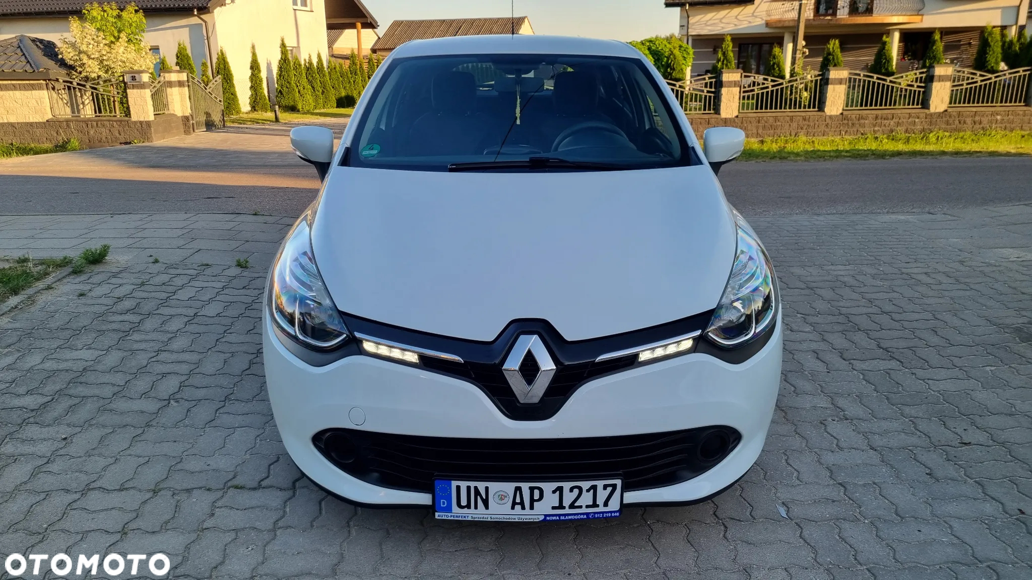 Renault Clio 1.2 16V 75 Authentique - 2