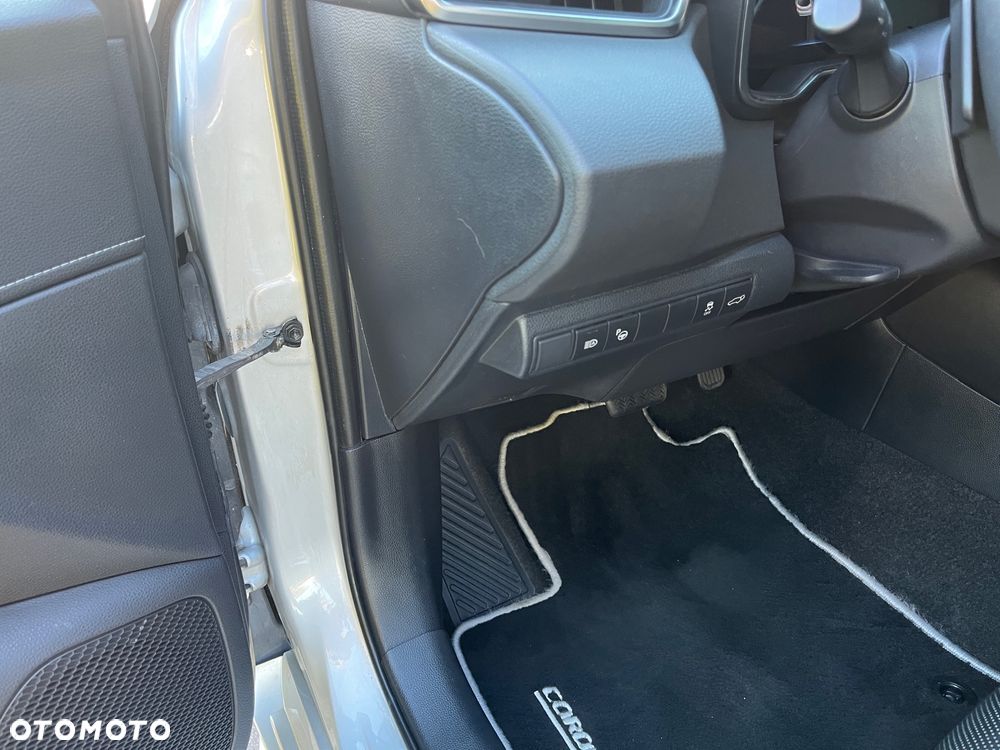 Toyota Corolla 2.0 Hybrid Executive - 14