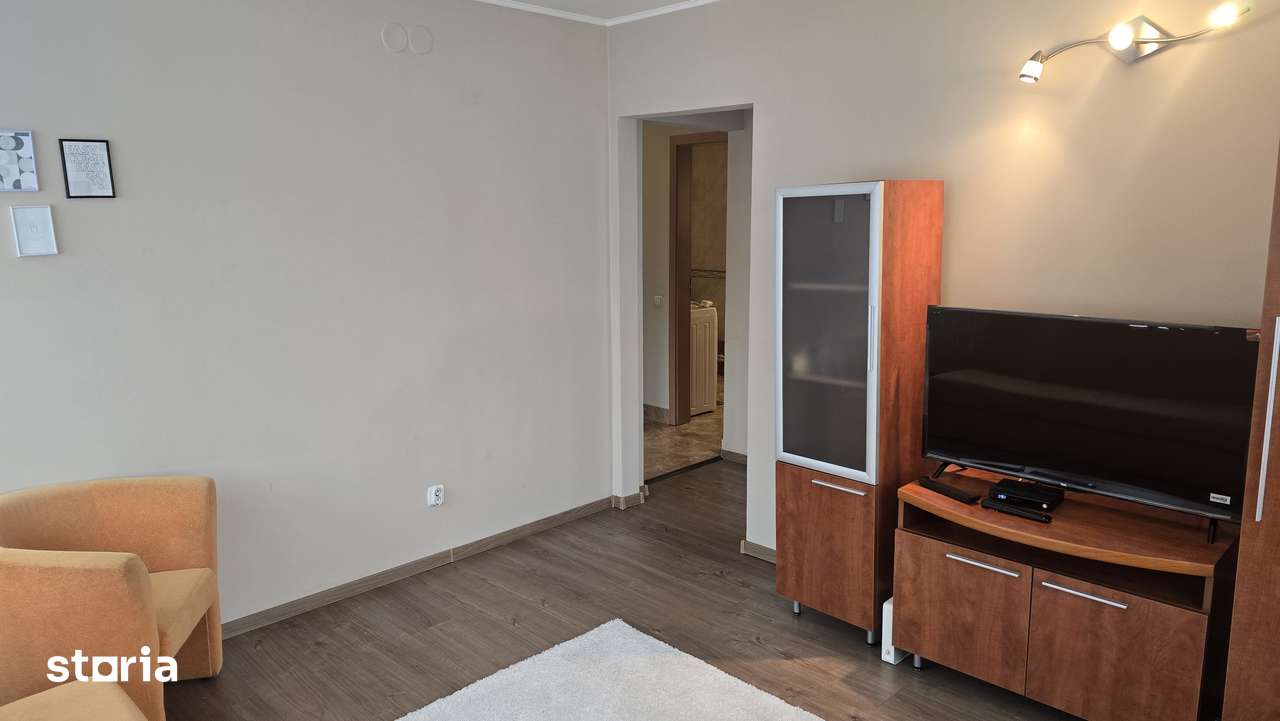 Inchiriez apartament 2 camere decomandat in Deva, zona Gojdu, etaj 2 — fotografia 3