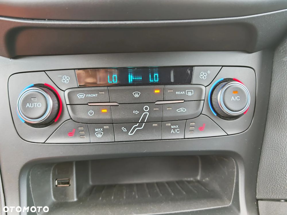 Ford Focus 1.5 EcoBoost ST-Line Black ASS - 27